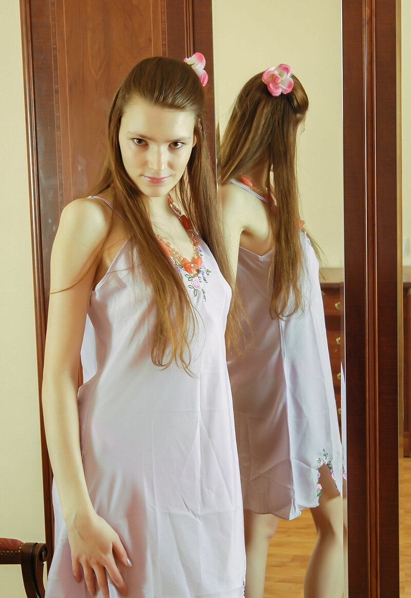 Нина, 19